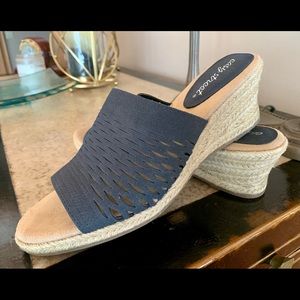 Easy Street Blue Espadrille Slides, Like New, Size 8.5